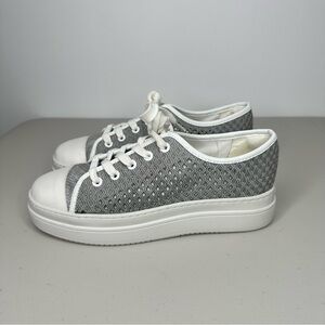 J SLIDES Natasha Platform Sneaker Women’s 7 1/2 Gray Crochet Lace Up Low-Top